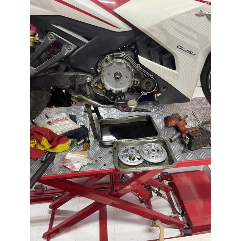 Bộ nồi R15v3  2 tem chính hãng yamahavà chuồn heo Exciter 135/150 chống dọng làm từ phôi ex150