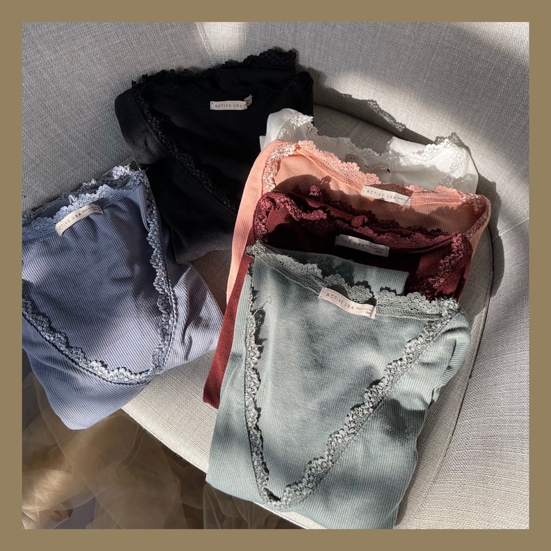 Áo Croptop Tay Dài Cổ V Phối Ren ACTIVE USA