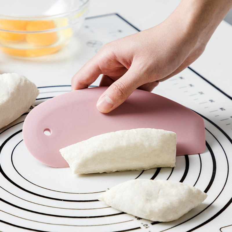 QQ Dụng Cụ Cắt Bột Làm Bánh Bằng Nhựa Tiện Dụng