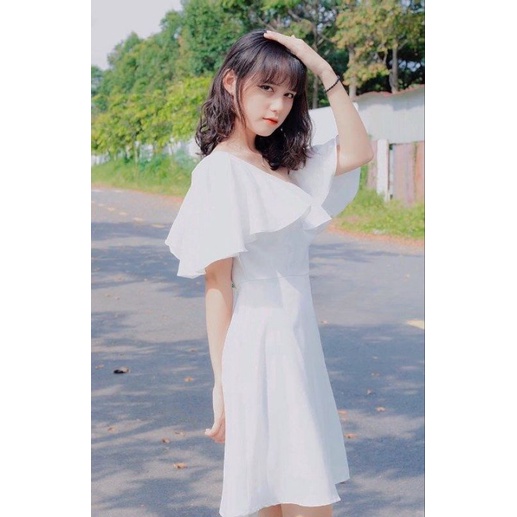 Đầm Trắng Tiểu Thư Lệch Vai Xinh Xắn, Đâm Thiết Kế Dáng Xoè Phong Cách Hàn Quốc