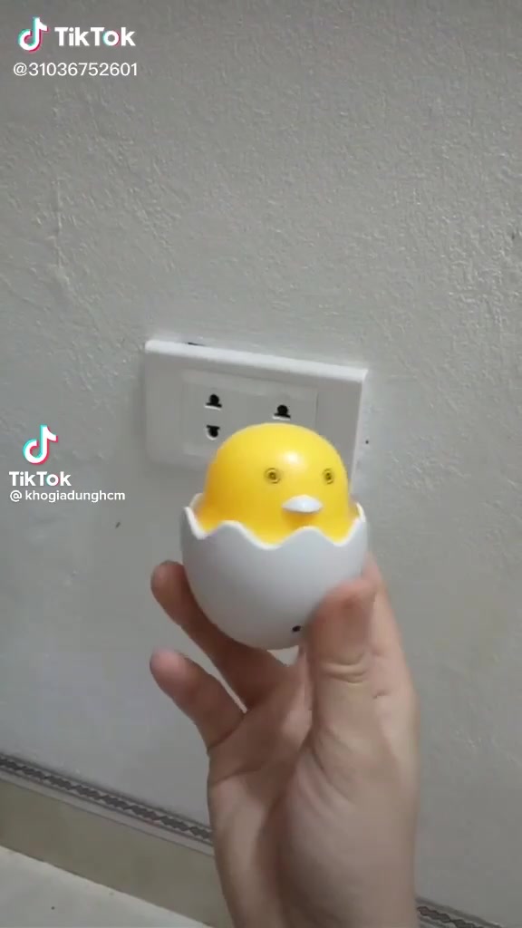 Đèn Ngủ Cảm Ứng Hình Gà Con Siêu Dễ Thương | BigBuy360 - bigbuy360.vn