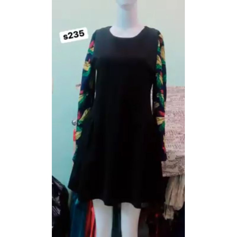 đầm đen tuyết mưa tay phối màu (dưới 57kg). S235