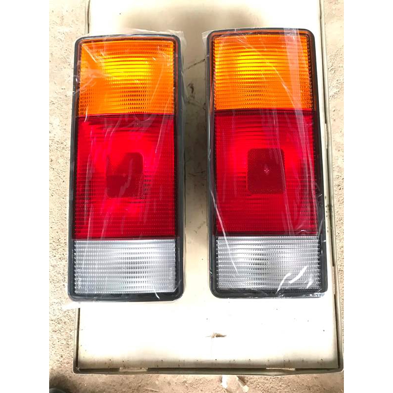 Đèn Hậu Ô TÔ HYUNDAI 3T5