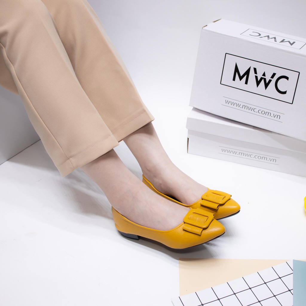 Giày búp bê nữ mũi nhọn phối khóa MWC NUBB- 2179 | BigBuy360 - bigbuy360.vn