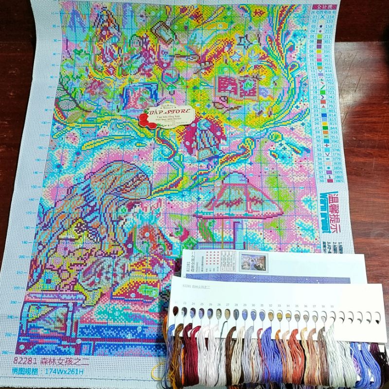 Tranh thêu chữ thập chibi. Tranh thêu cô gái chibi