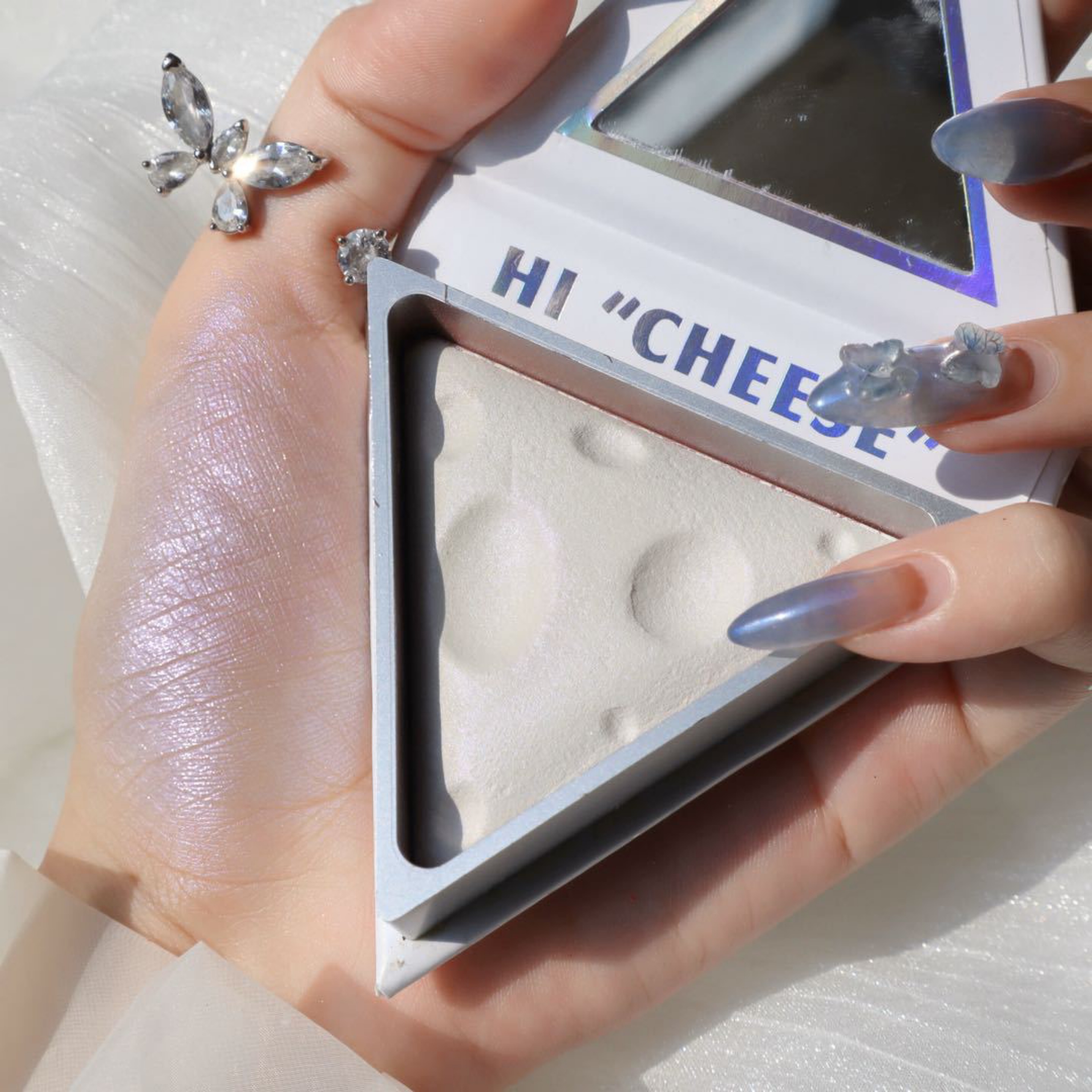 Bảng phấn bắt sáng + cọ NnUeDwE 5 màu tùy chọn lâu trôi chống thấm nước thiết kế hình phô mai xinh xắn | BigBuy360 - bigbuy360.vn