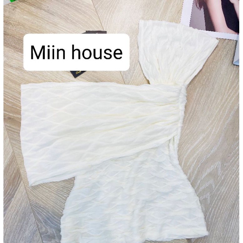 Áo trễ vai lệch bên xốp sóng | BigBuy360 - bigbuy360.vn