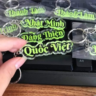 Móc khoá dạ quang khắc chữ theo yêu cầu