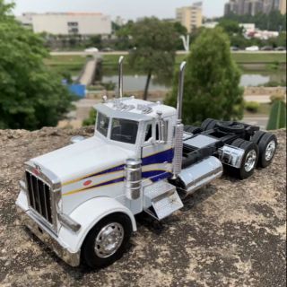 Xe mô hình đầu kéo Peterbil hợp kim 1:32