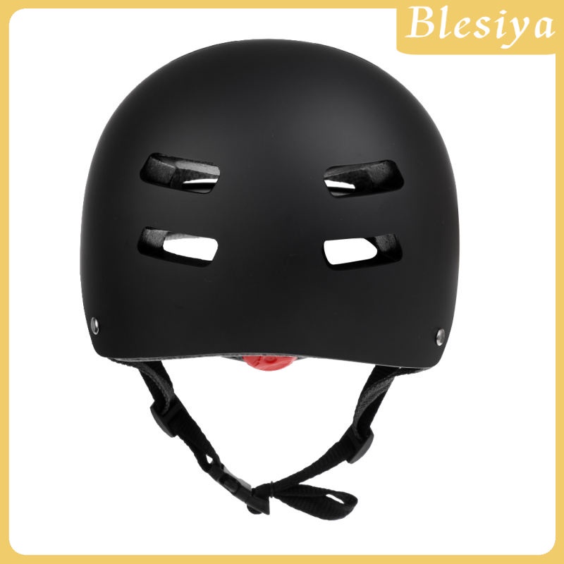 Mũ bảo hiểm an toàn khi chơi thể thao