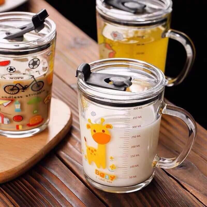 Cốc pha sữa thuỷ tinh chia vạch có nắp và ống hút