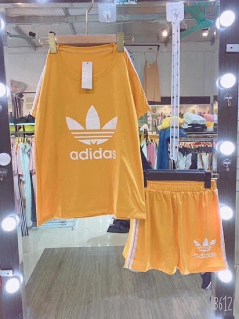 Bộ quần áo adidas