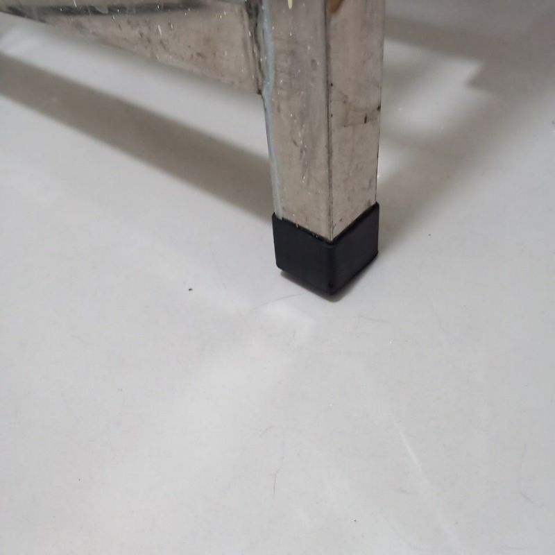 Cao su vuông bọc chân thang inox.