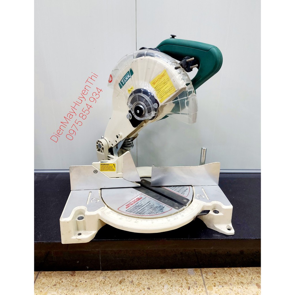 Máy cắt nhôm TAK 255 A chạy chổi than công suất 1650W