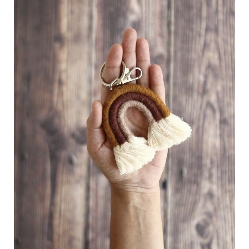Móc khoá cầu vồng Macrame