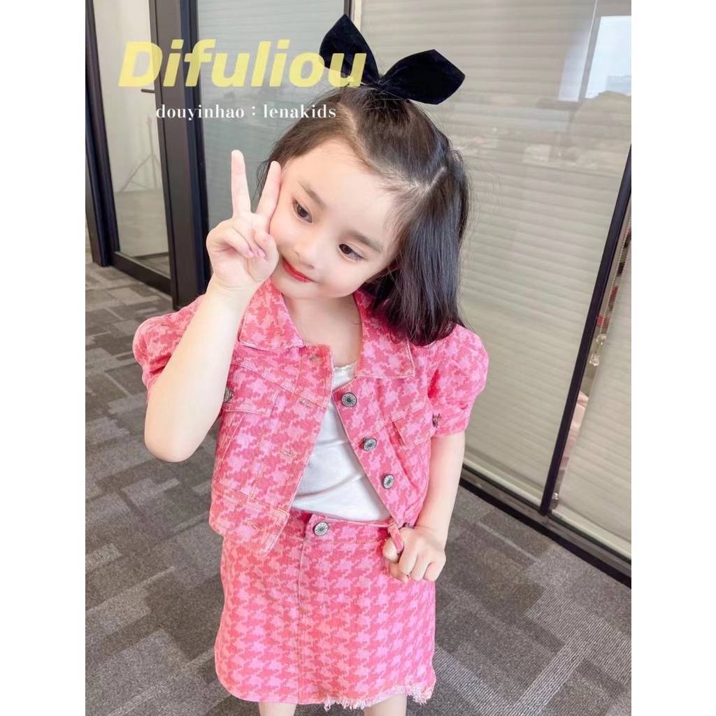 Bộ váy gồm áo ngắn tay phối chân váy màu hồng xinh xắn phong cách Phương Tây thời trang xuân hè cho bé gái