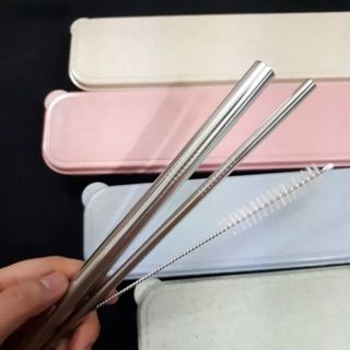 Hộp 2 ống hút + 1 cọ rửa