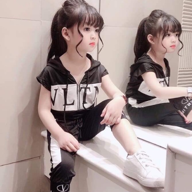 Bộ thể thao cho bé
