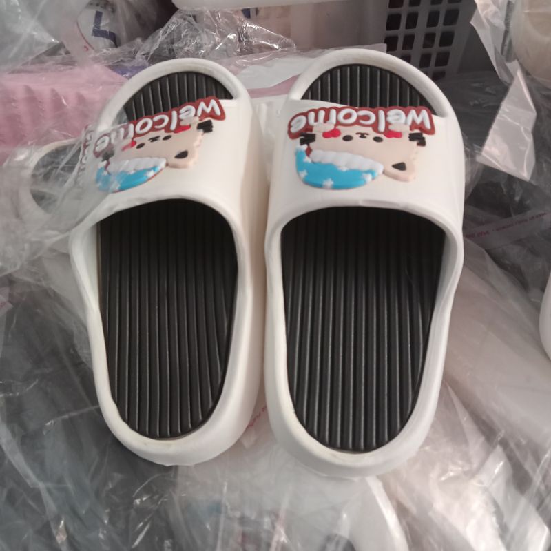 Dép bánh mỳ hình mèo tuyết cho bé