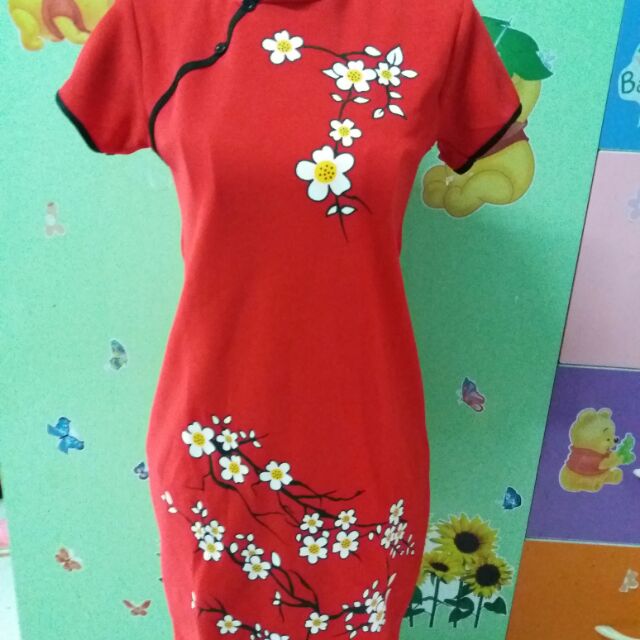 Váy body hình hoa dào cực xinh lung linh, vải đẹp mềm mịn, hình hoa đào được in trực tiếp lên áo, cổ áo kiểu cổ tàu , pj