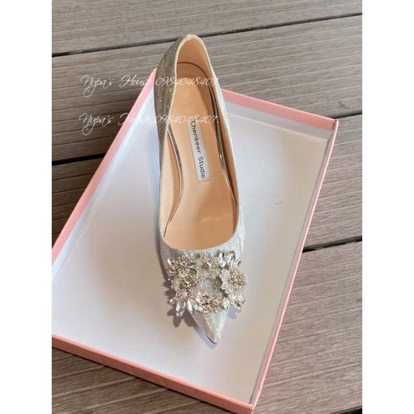 Giày cao gót đá vuông