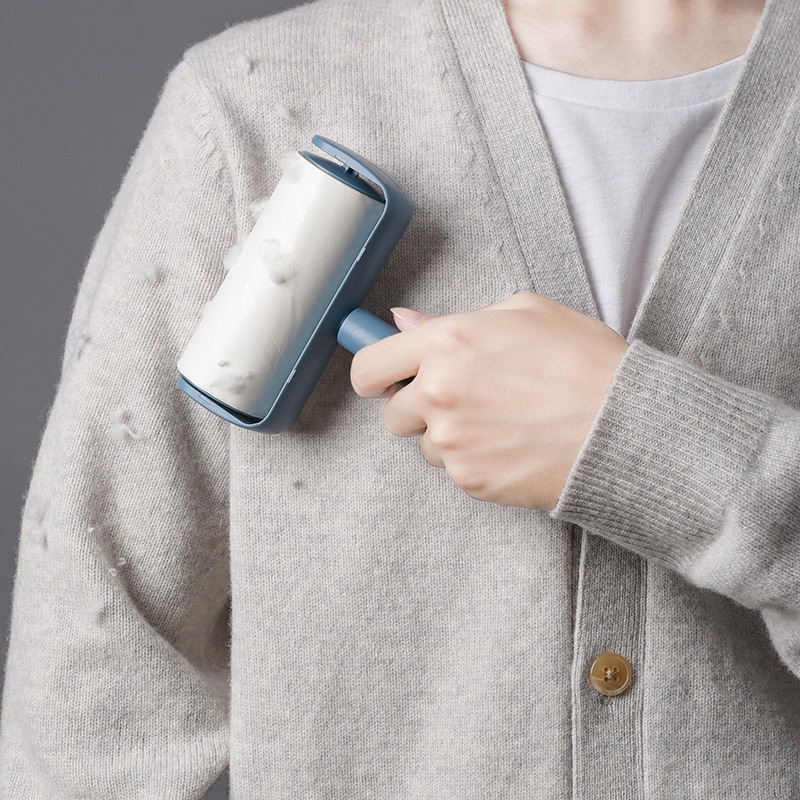 (Bán Hết) Bàn Chải Lăn Loại Bỏ Tóc / Bụi / Lông Trên Quần Áo Tại Nhà Nhỏ Gọn