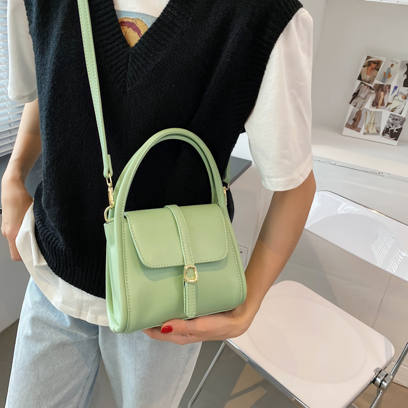 Túi đeo vai nữ IELGY thời trang sang trọng