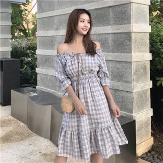 Váy trễ vai kẻ caro