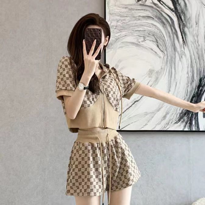 Set Áo Hoodie Và Quần Short Thể Thao Thời Trang Năng Động Cho Nữ