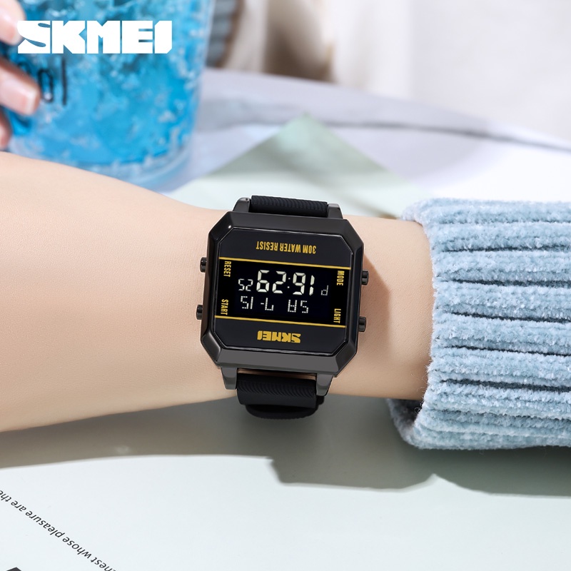 Đồng Hồ Thể Thao Nam SKMEI Thời Trang