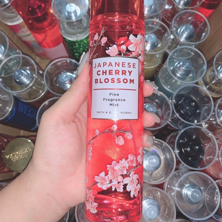 Xịt thơm toàn thân Bodymist Japanese Cherry Blossom- Xịt thơm body mist Bath & Body Work chai cao 236ml