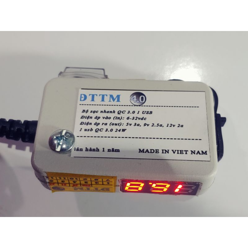 Sạc điện thoại gắn xe máy, sạc nhanh QC 3.0 24W, Có màn hình led, đi mưa kháng nước