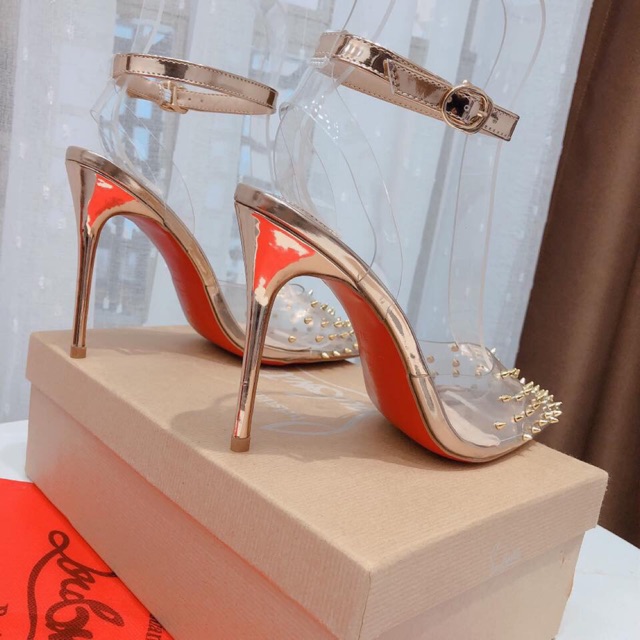 Giầy Lou.boutin mica bích phương