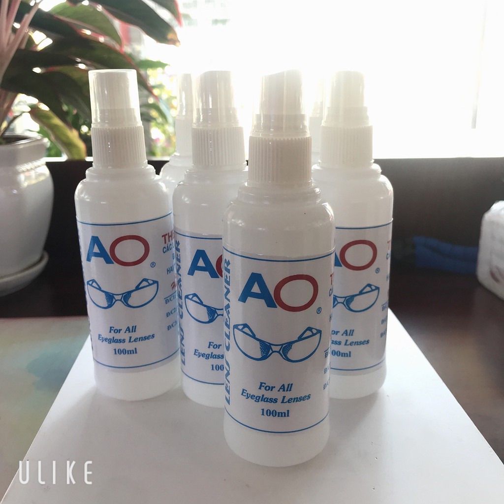 Nước lau kính dạng xịt