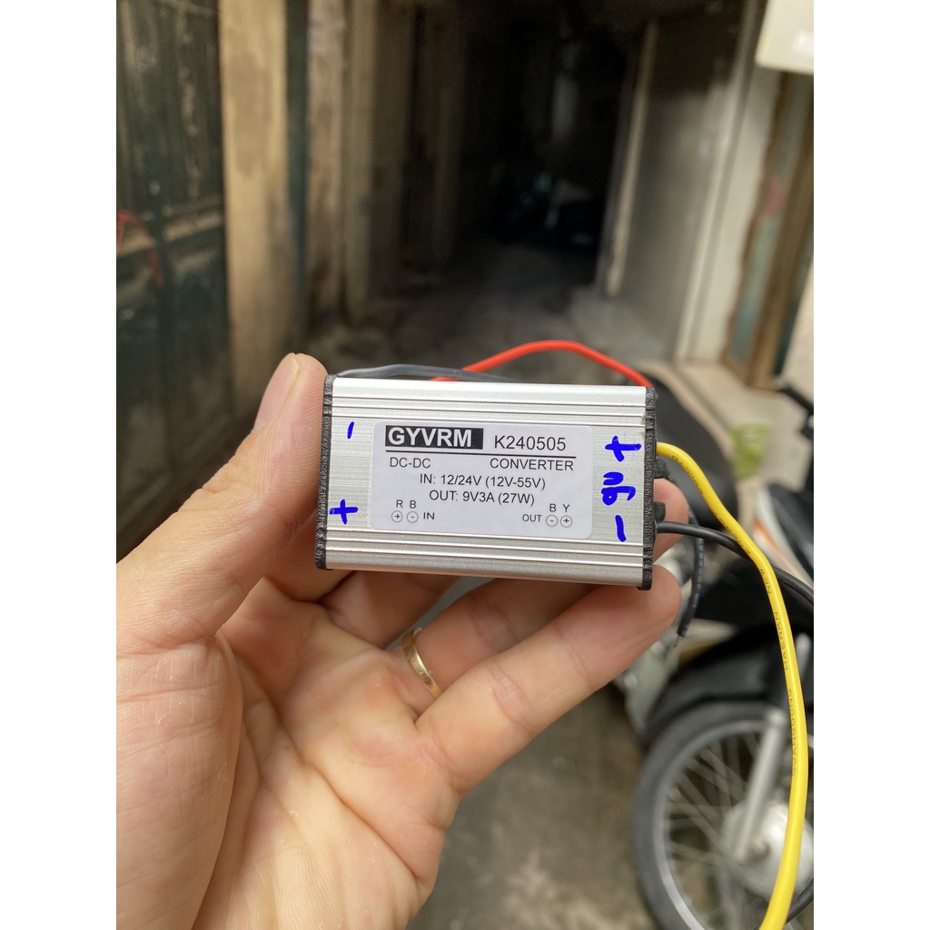 Bộ đổi điện DC 12V xuống DC 9V lắp wifi trên oto