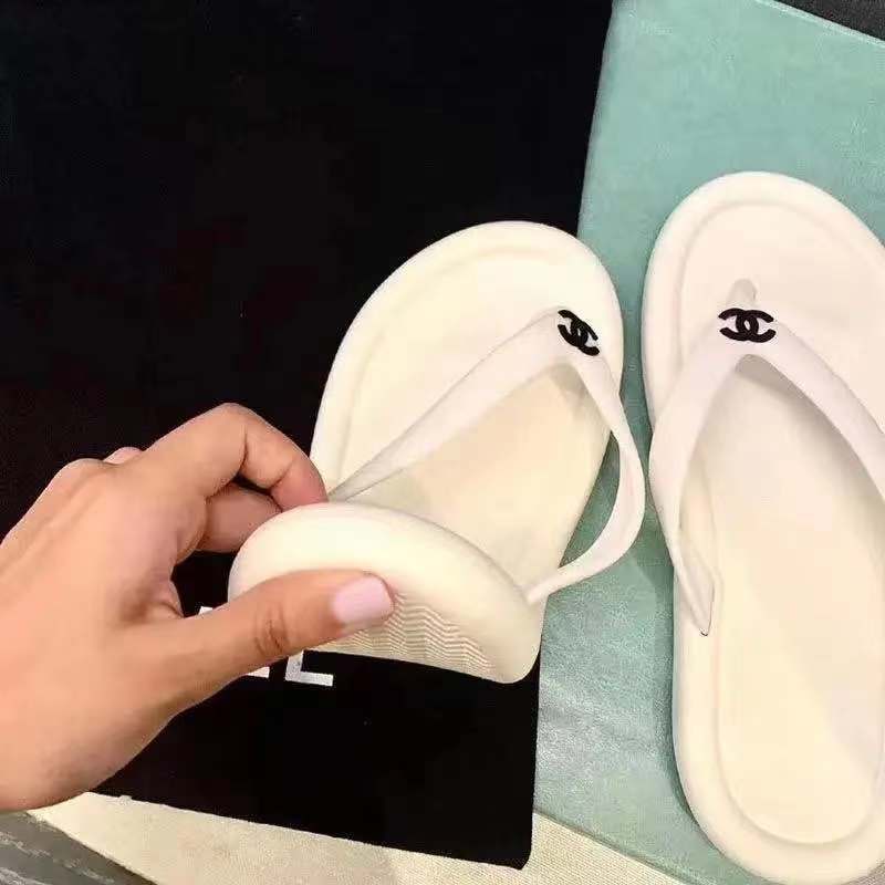 Dép tông nữ Dép Xỏ Ngón Đi Biển Màu Trắng Đen Kiểu Cổ Điển Dễ Thương