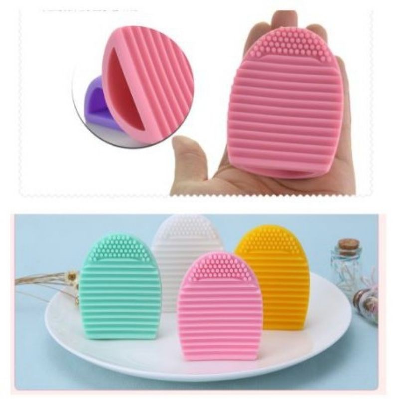 Dụng cụ vệ sinh cọ trang điểm silicone tiện lợi
