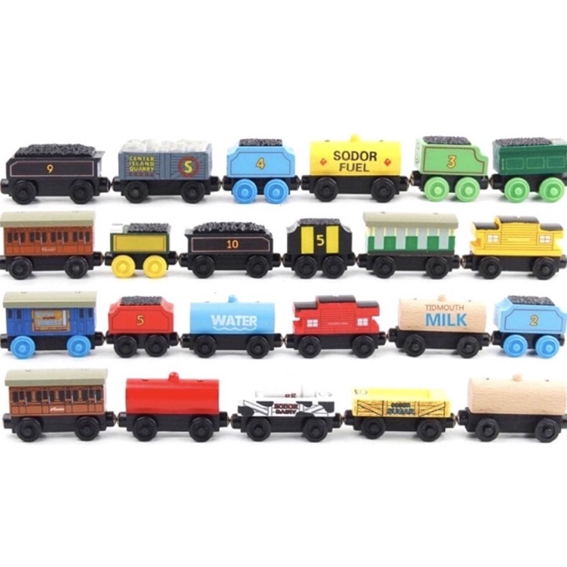 Bộ sưu tập 50 xe - 30 đầu kéo và 20 toa hàng Thomas and Friends