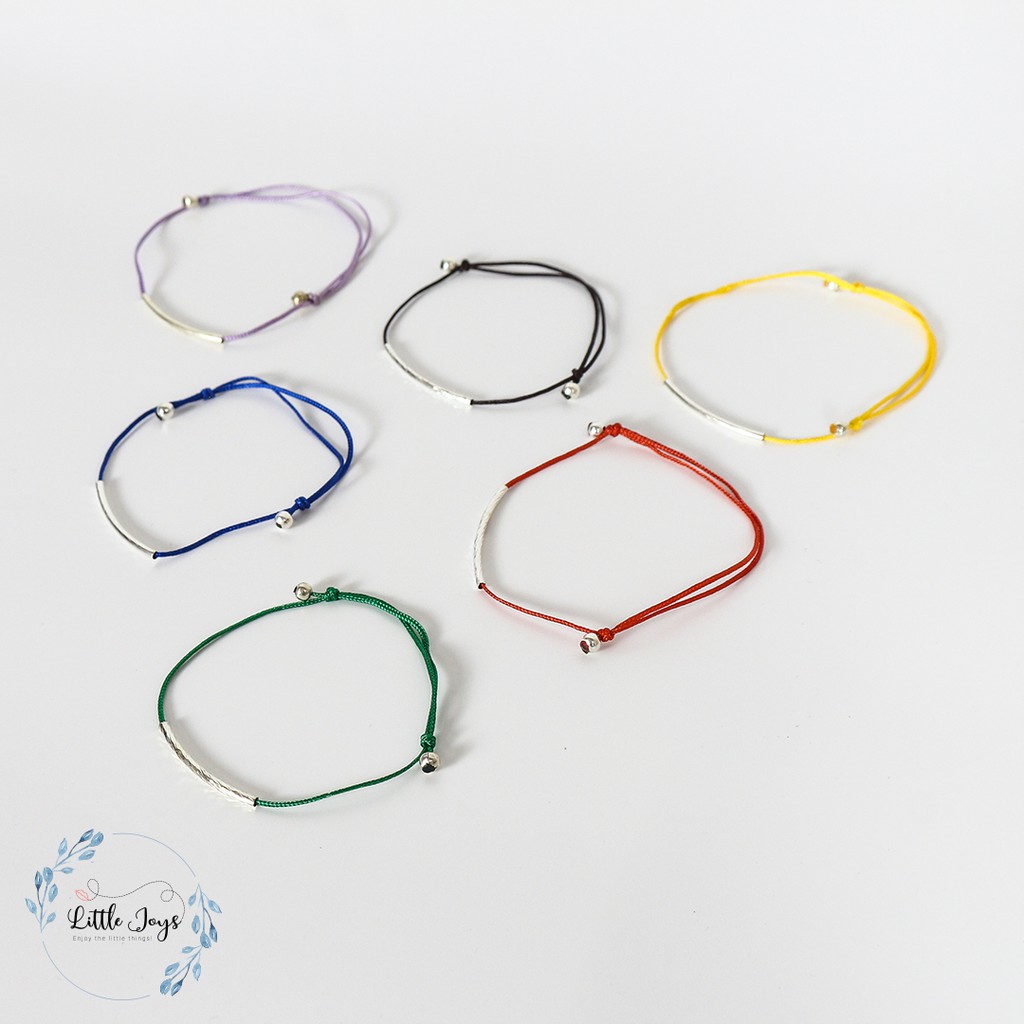 Vòng tay handmade sợi chỉ mảnh có tổng cộng 6 màu khác nhau