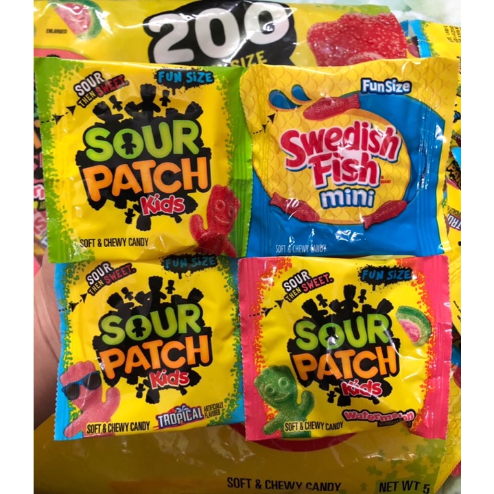 Kẹo dẻo cho bé Sour Patch Kids and Swedish Fish Mini - Mỹ Combo 10 gói đủ