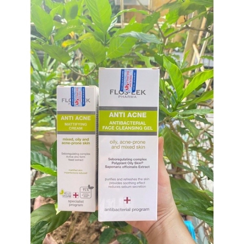 Sữa rửa mặt sạch khuẩn cho da dầu mụn được khuyên dùng Floslek anti acne bacterial face