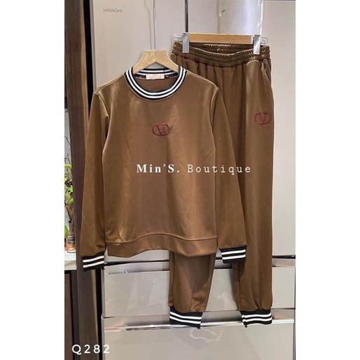 Bộ thể thao phối sọc