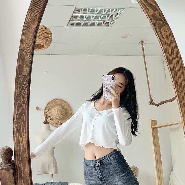 Áo croptop dài tay Ulzzang cổ V siêu xinh | BigBuy360 - bigbuy360.vn