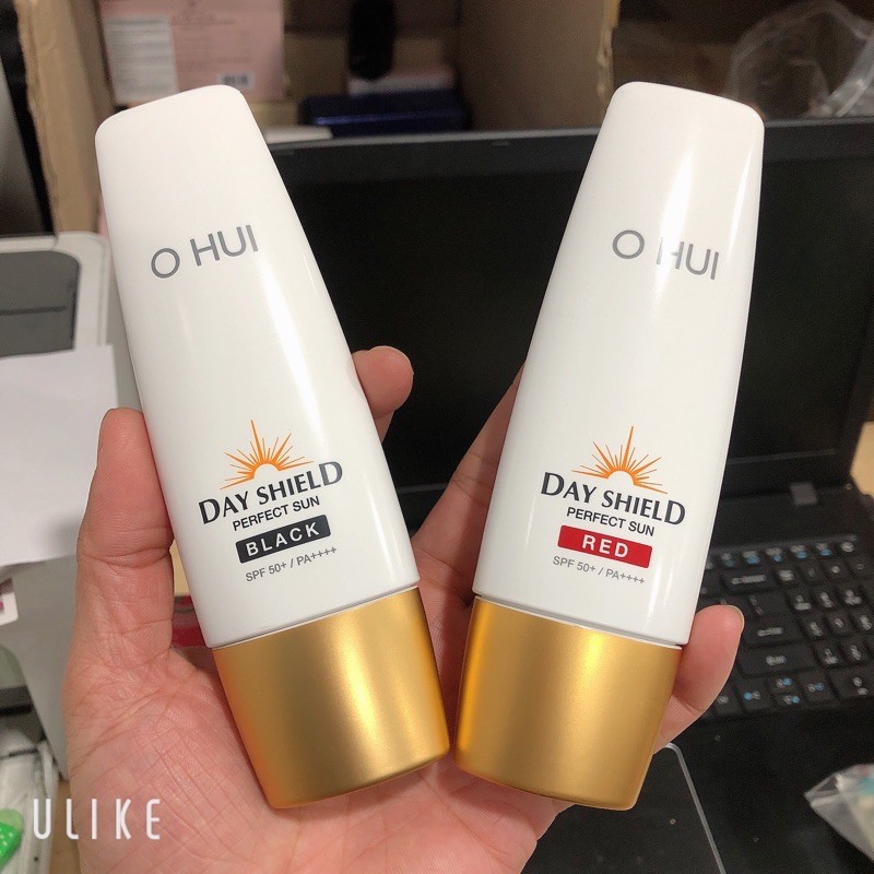 - Kem chống nắng OHUI Day Shiled Perfect Sun Black SPF50+ / PA++++