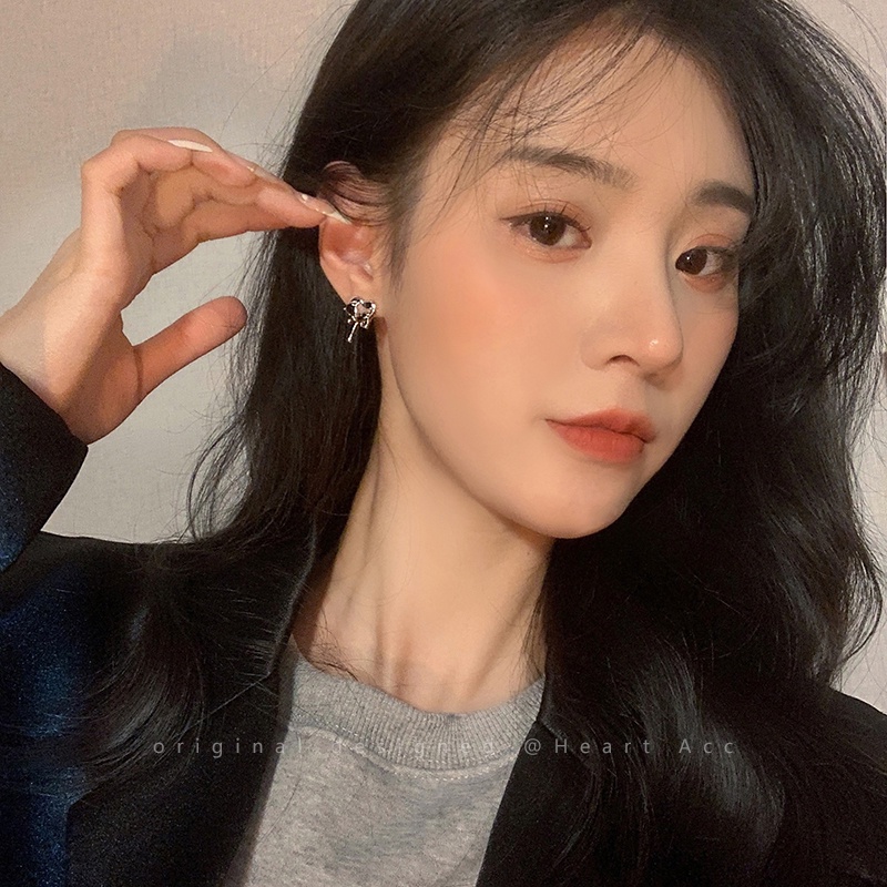 Khuyên Tai Hình Trái Tim Rỗng Cá Tính Thiết Kế Độc Đáo Kiểu Mới Cho Nữ
