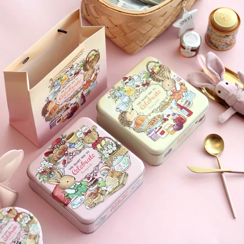 Hộp Thiếc Đựng Bánh Quy Thỏ  Kèm Chia Ngăn Sẵn