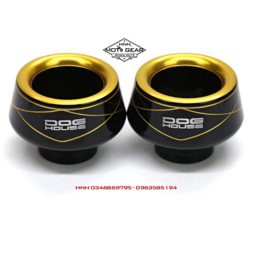 Gù Chống Đổ Trước Doghouse Cao Cấp