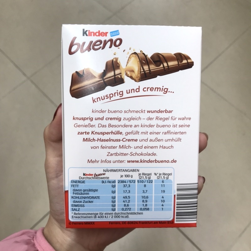 [Chính hãng] Chocolate Kinder Bueno nhân hạt dẻ hộp 129g (6 thanh)