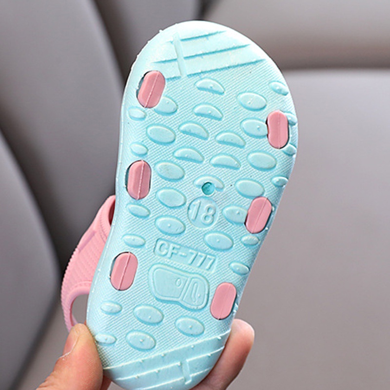 Giày sandal AMILA bề mặt mềm chống trượt in chữ dễ thương thoải mái cho bé tập đi