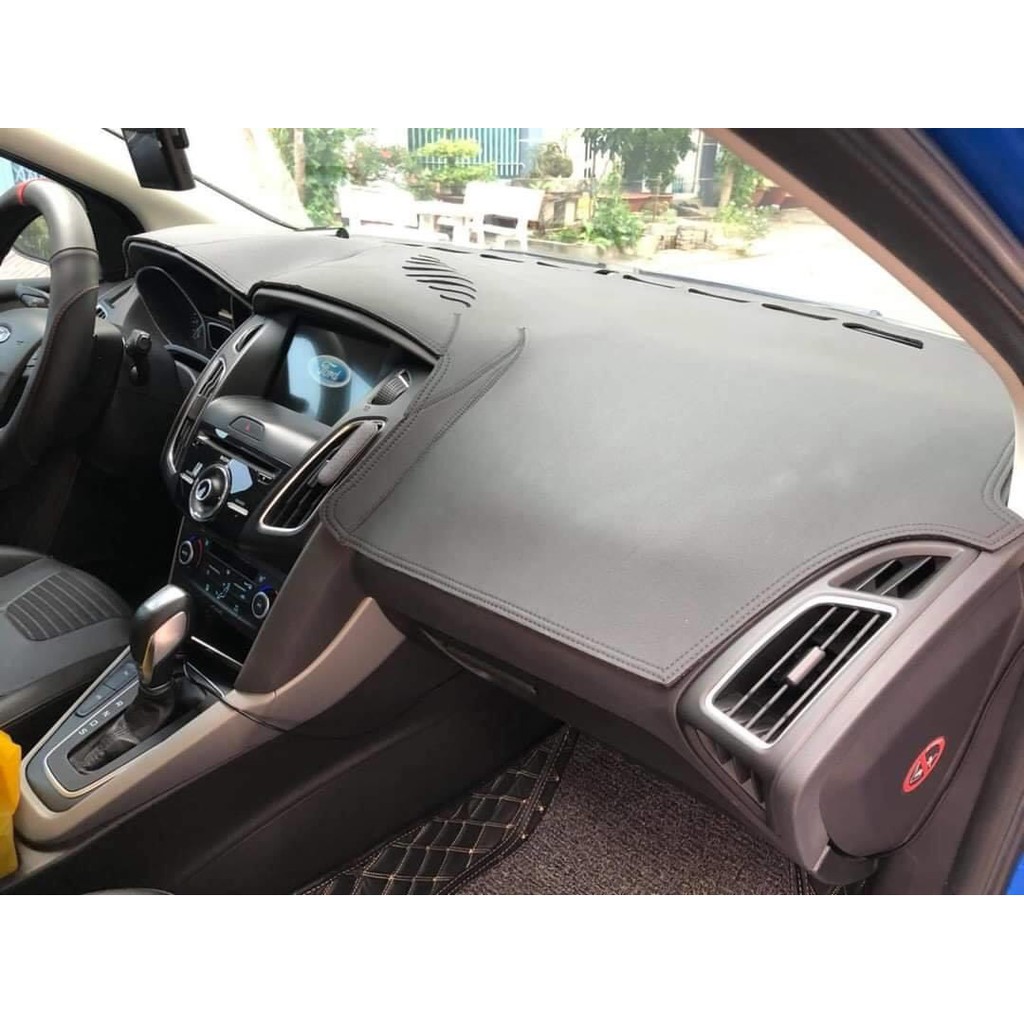 Thảm taplo da vân carbon cao cấp Ford Focus 2014-2018